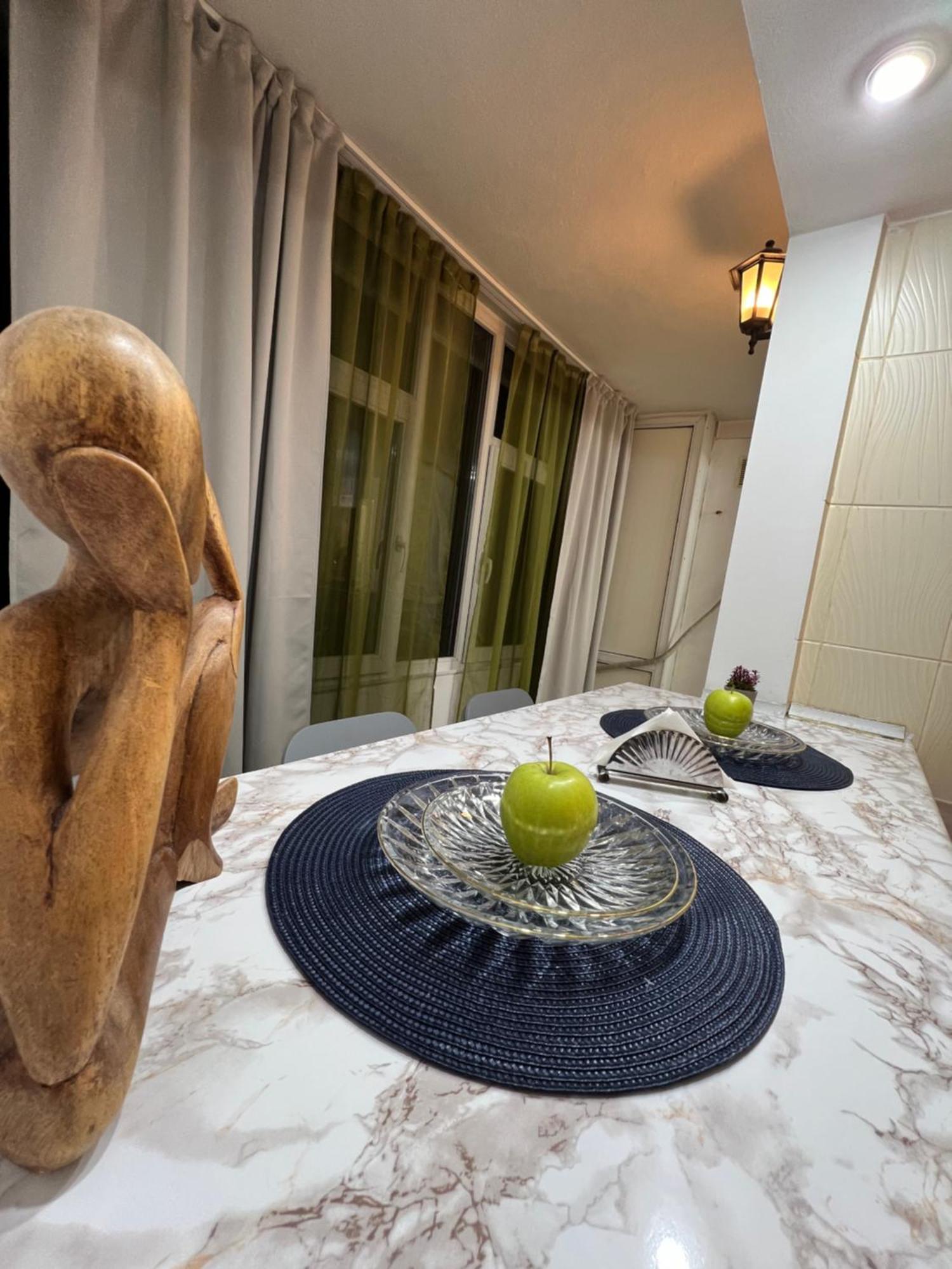 Kiwi Apart-Hotel 1Br Wi-Fi Free - Close To Old Town - Cozy Location - Shorter Or Longer Stay - R&M Boutique Bukarest Exterior foto