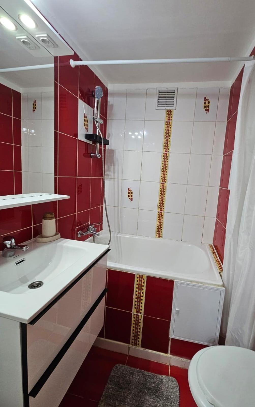 Kiwi Apart-Hotel 1Br Wi-Fi Free - Close To Old Town - Cozy Location - Shorter Or Longer Stay - R&M Boutique Bukarest Exterior foto
